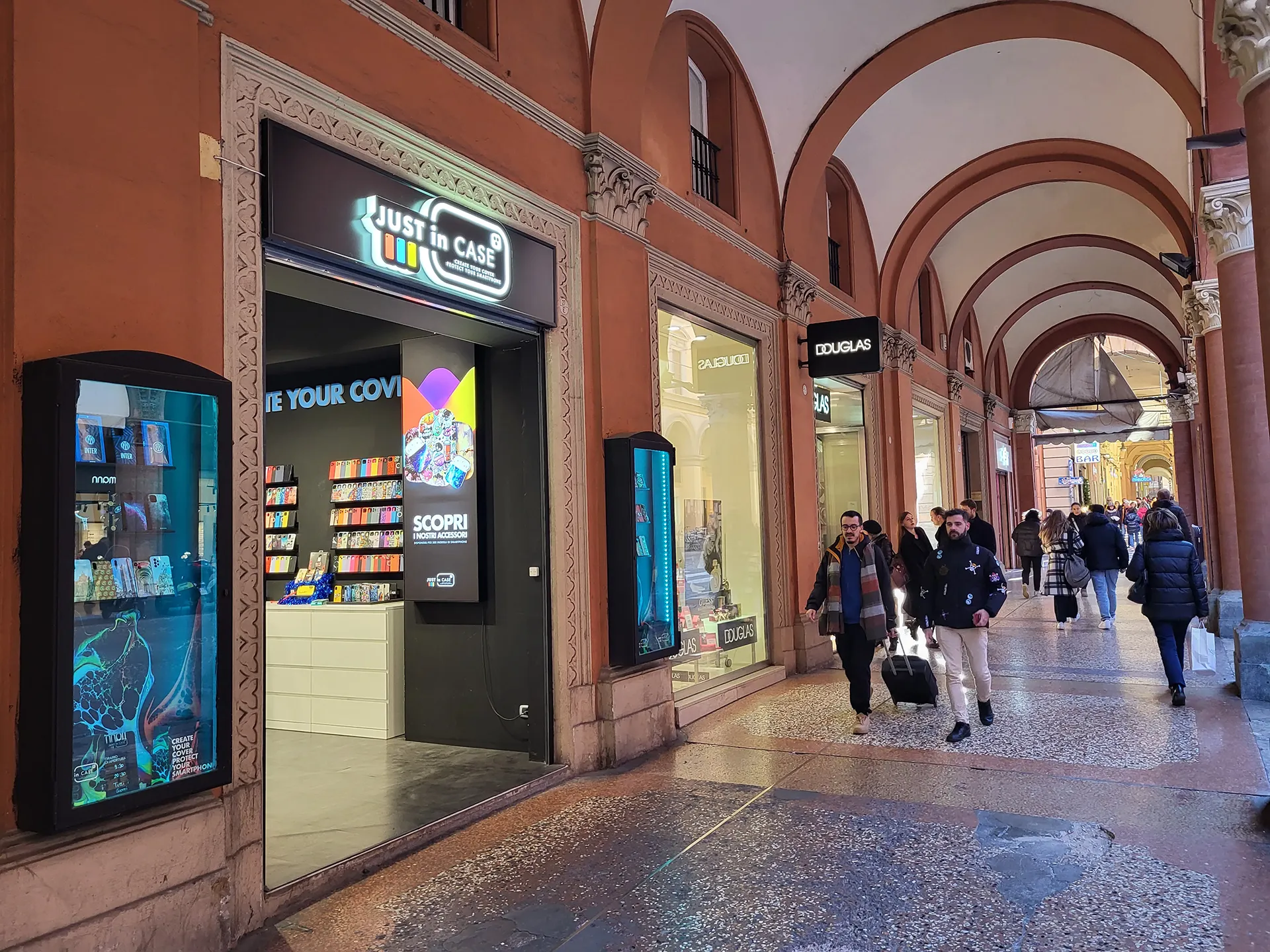 Via Indipendenza - Bologna